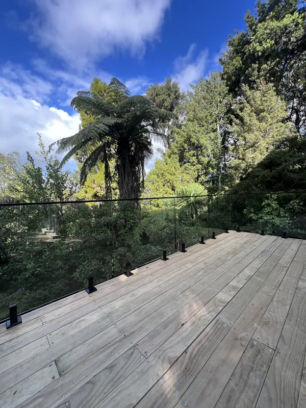 Deck balustrade by TK Glass NZ