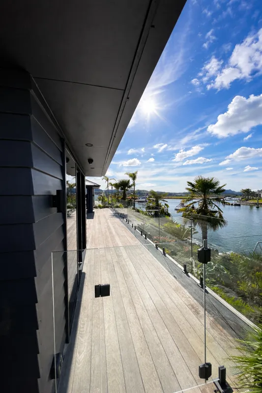 Deck balustrade by TK Glass NZ