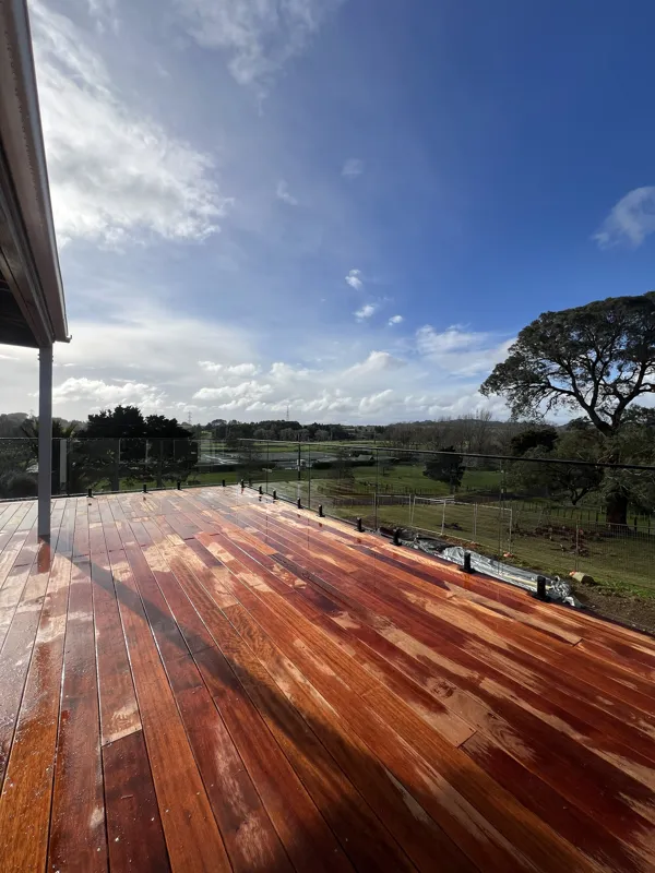 Deck balustrade by TK Glass NZ